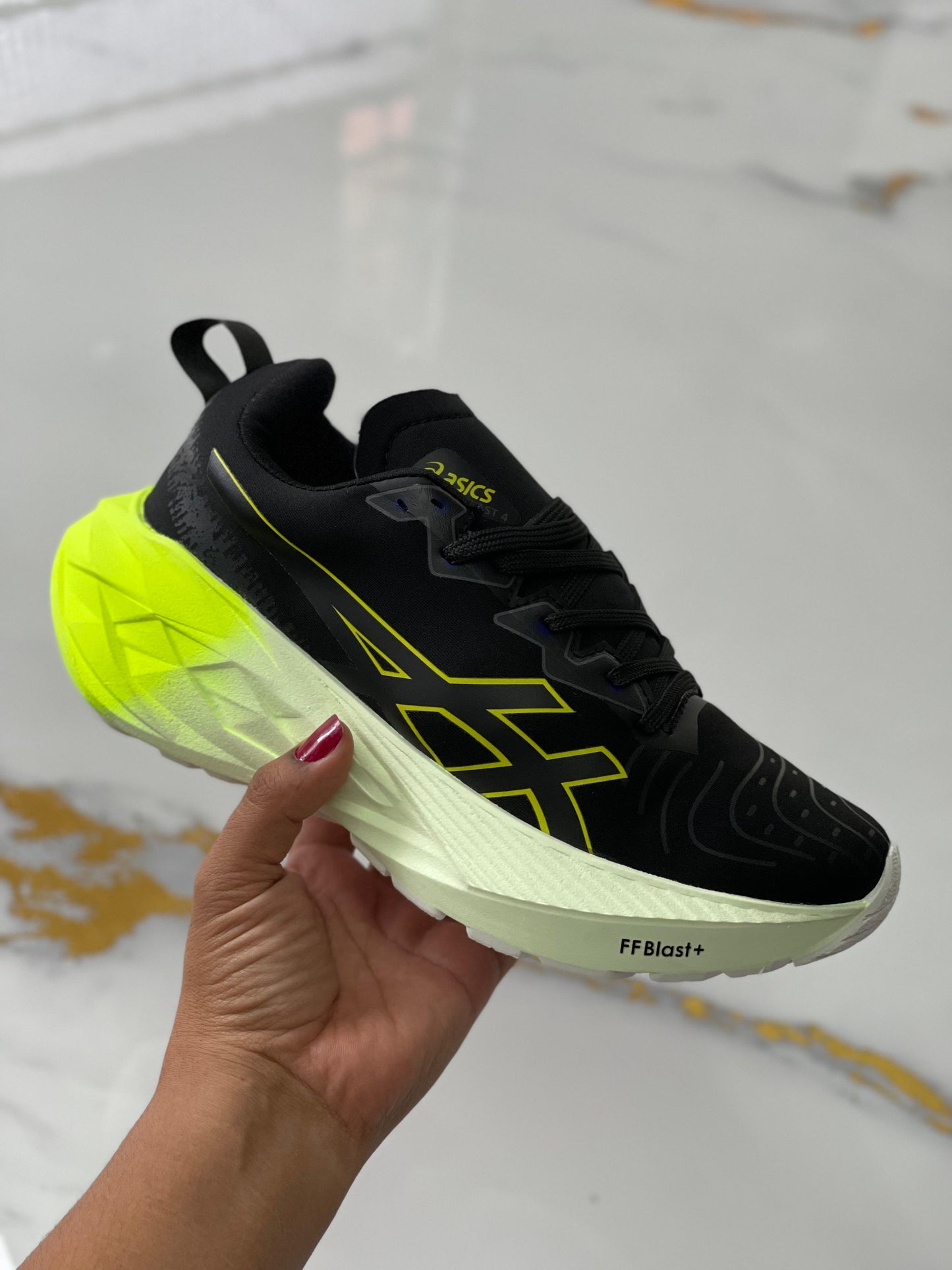 ASICS Cumulus – Ligereza y Estabilidad para Quienes Llegan Más Lejos