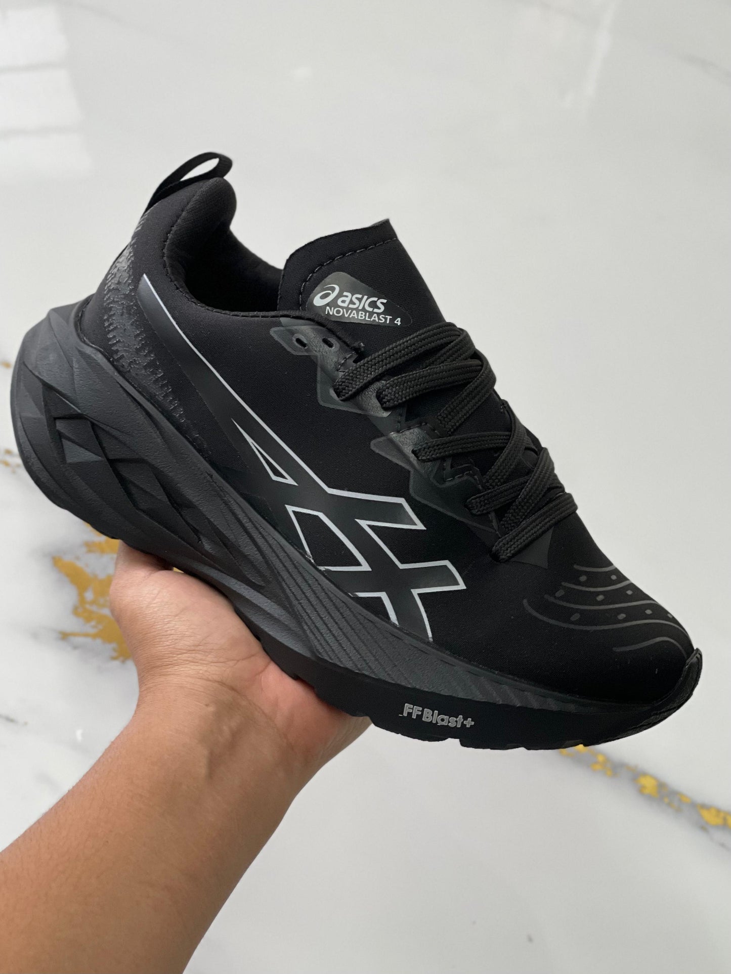 ASICS Cumulus – Ligereza y Estabilidad para Quienes Llegan Más Lejos